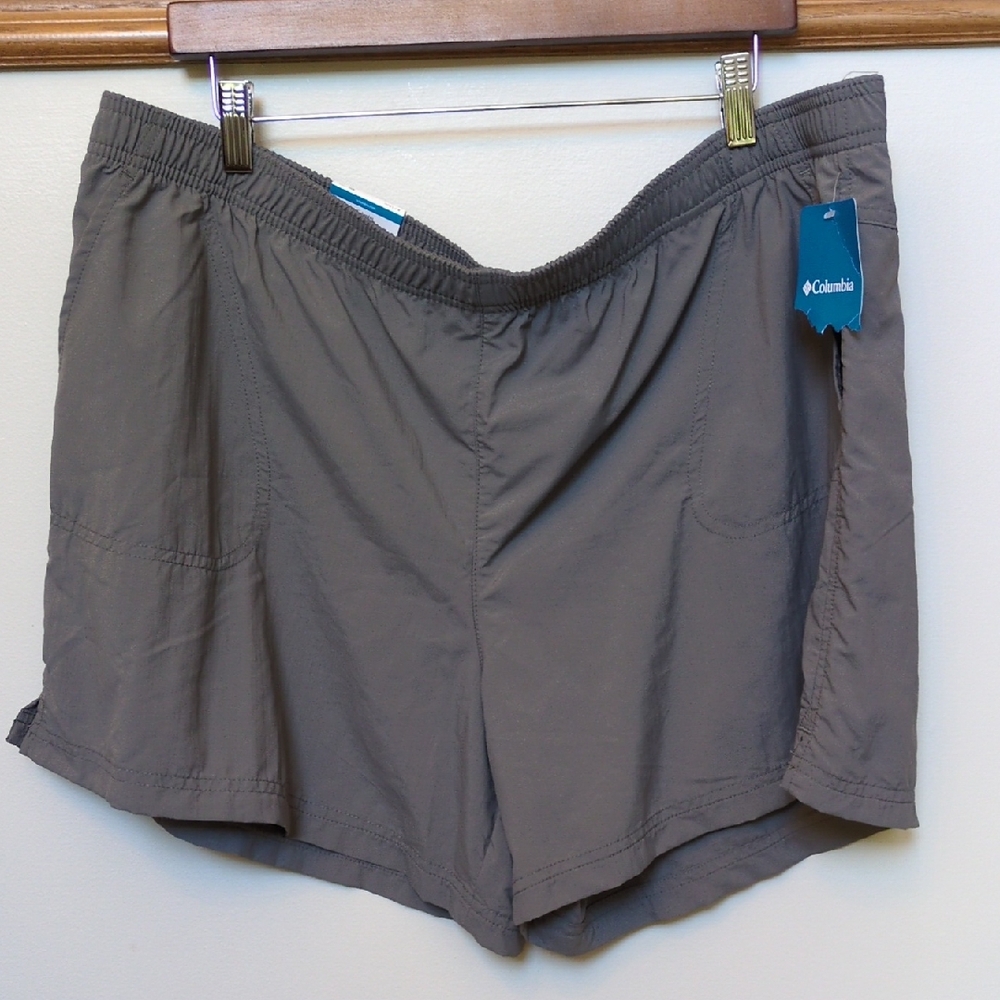 NWT Women's XXL Columbia Regular Fit Gray Active Shorts Pockets Quick Drying 🩶